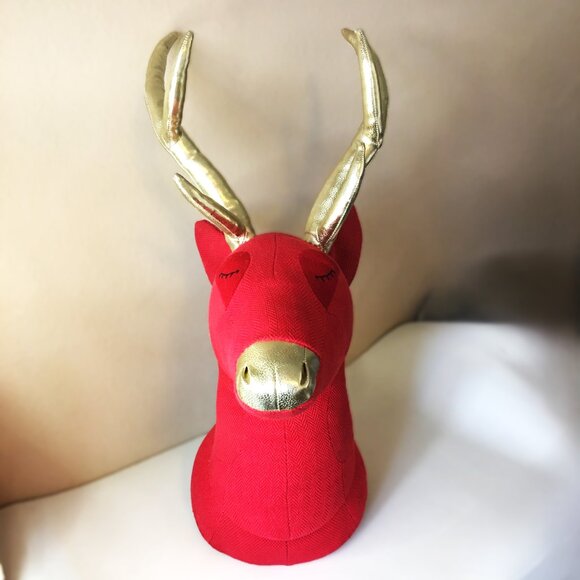 PLUSH RED REINDEER with Gold Antlers WALL DECOR 𐂂 - Picture 3 of 13